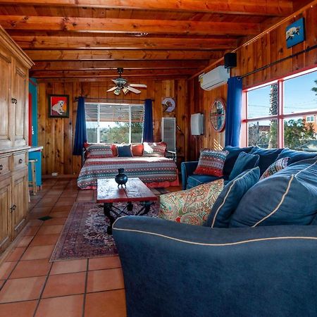 Chuck'S Cabin In A Joshua Tree Community Twentynine Palms Exteriör bild